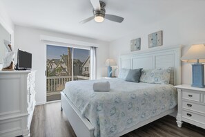 3 bedrooms, desk, iron/ironing board, travel cot