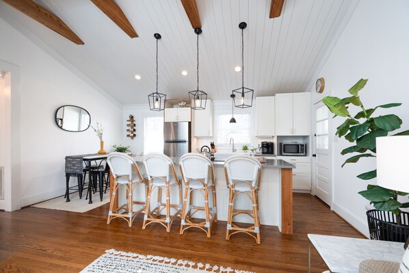 Fridge, microwave, oven, stovetop - Boho-Chic South CLT Oasis ★ Custom Home ★ Sleeps 6 (Charlotte)