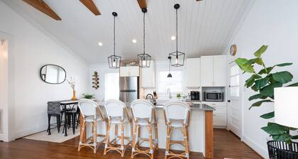 Boho-Chic South CLT Oasis ★ Custom Home ★ Sleeps 6