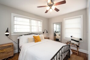 3 bedrooms, desk, iron/ironing board, travel cot