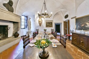 تناول الطعام