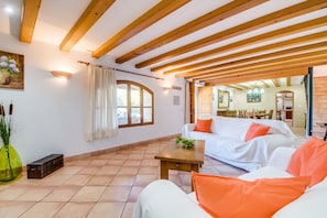 TV - Finca in Mallorca Cas Home with tennis court (Buger)