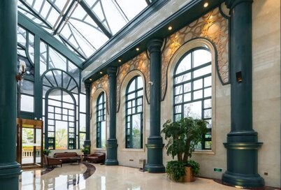 Fantawild Holiday Hotel