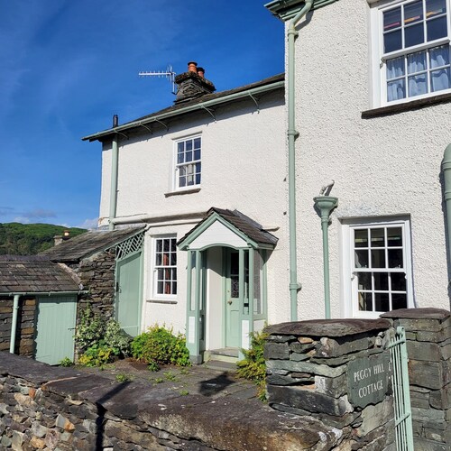 Peggy Hill Cottage - Two Bedroom House, Sleeps 4