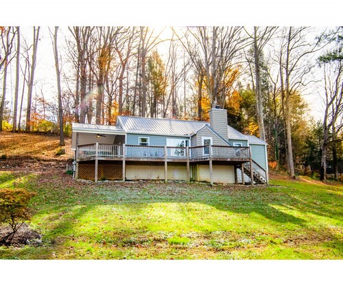 Relax on a Scenic Porch Steps from the Historical Trail