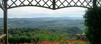 Casale Donatelli - Five Bedroom Villa, Sleeps 10