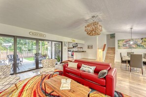 Smart-TV, Bücher, Arbeitsbereiche, Drucker