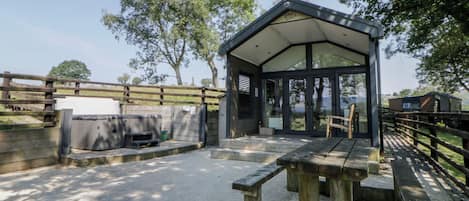 Cottage | Front of property