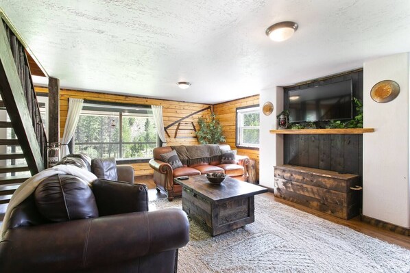 Smart-TV, Kamin, DVD-Player, Videothek