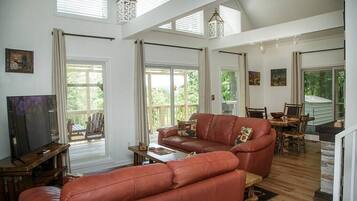 Télévision, cheminée