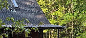 •"Bear Den" MTN Views, Hot Tub, & Secluded•