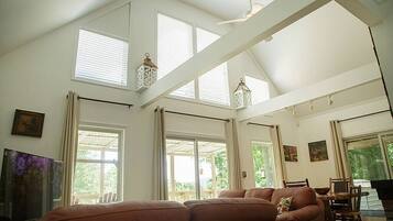 Télévision, cheminée