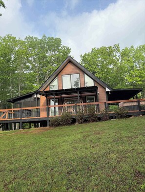 Exterior - •"Bear Den" MTN Views, Hot Tub, & Secluded• (Mineral Bluff)
