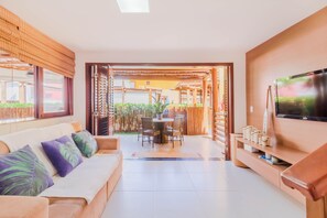 Appartement | Coin séjour | Télévision de 32 pouces avec chaînes numériques