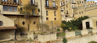 Independent studio apartments in the most popular area of Agrigento.