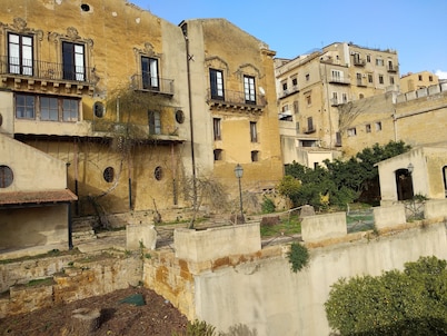 Independent studio apartments in the most popular area of Agrigento.