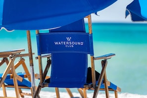 Privéstrand vlakbij, wit zand