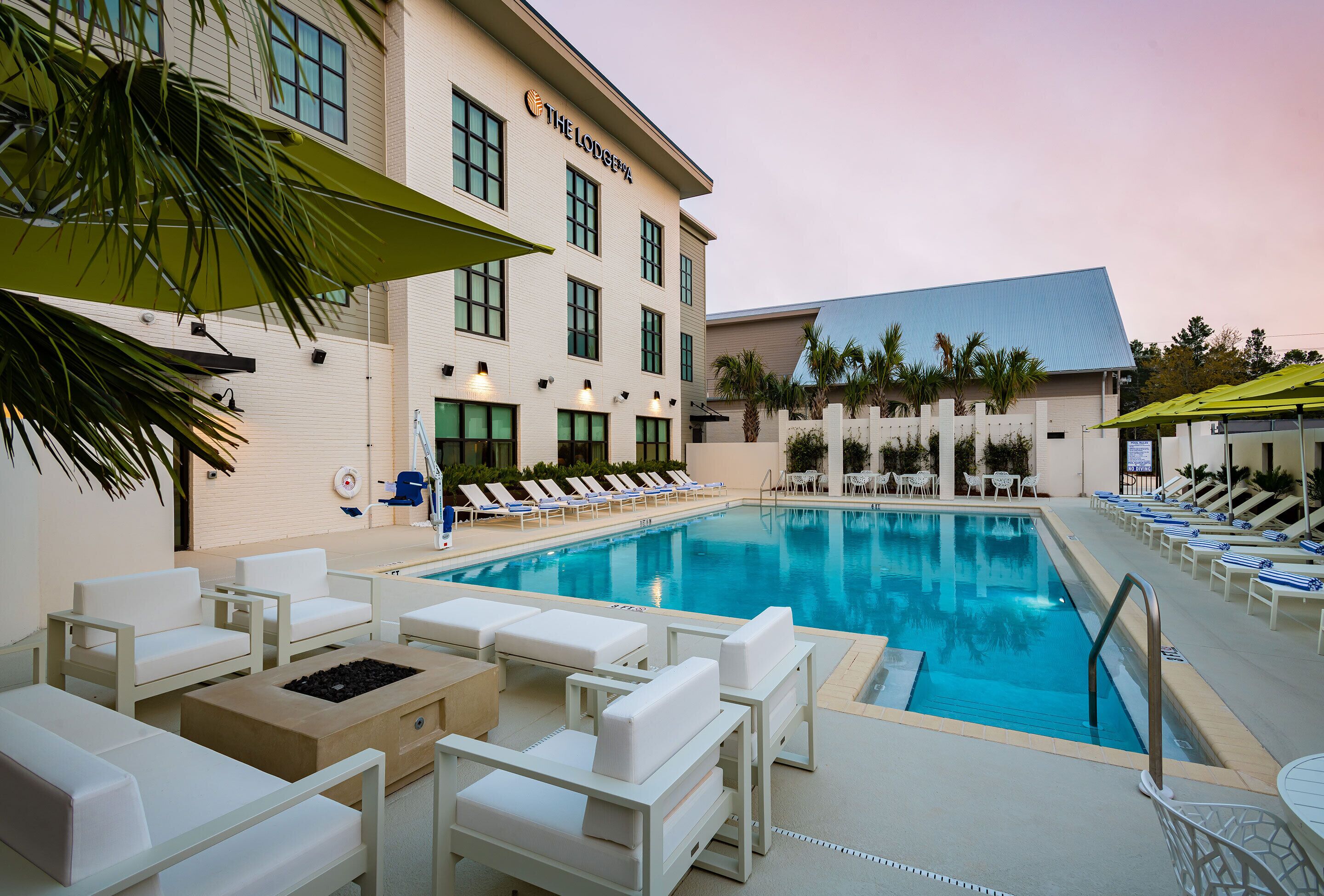 حمّام سباحة خارجي