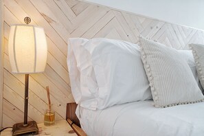 3 Schlafzimmer, Betten mit Memory-Foam-Matratzen, Schreibtisch