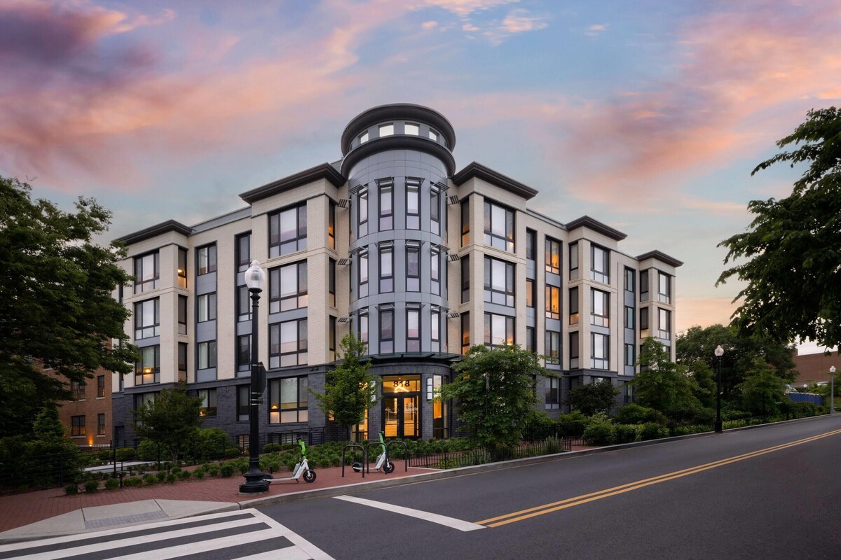 Reside Navy Yard, a Wyndham Residence