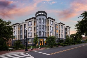 Exterior - Reside Navy Yard, a Wyndham Residence (Washington)