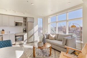 55-inch Smart TV with digital channels, Netflix, Hulu