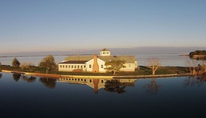 Riverside Lodge Bed & Breakfast on the Honga River    UNIT C