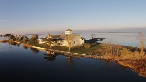 Riverside Lodge Bed & Breakfast on the Honga River    UNIT C