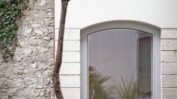 Deluxe-Suite | 1 Schlafzimmer, hochwertige Bettwaren, Daunenbettdecken, Minibar