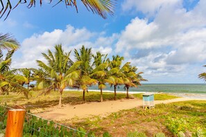 On the beach, white sand - IT26 Bangalô 3 Suítes - Itacimirim (Camaçari)