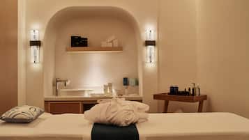 Salas de tratamiento para parejas, un sauna, baño turco