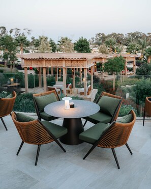 5 restaurants, international cuisine