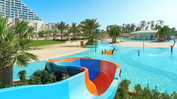 Indoor pool, seasonal outdoor pool, pool loungers