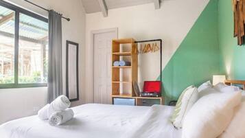 Deluxe Double Room, 1 Queen Bed | Bed sheets