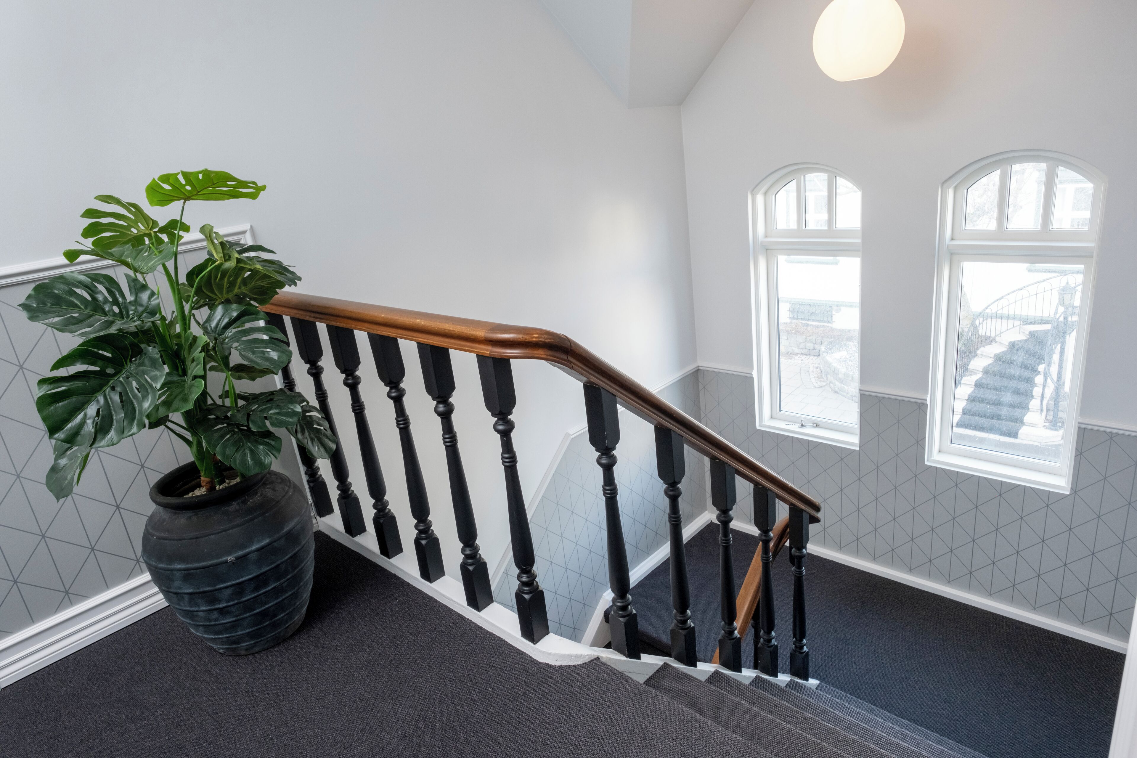 handrails in stairways