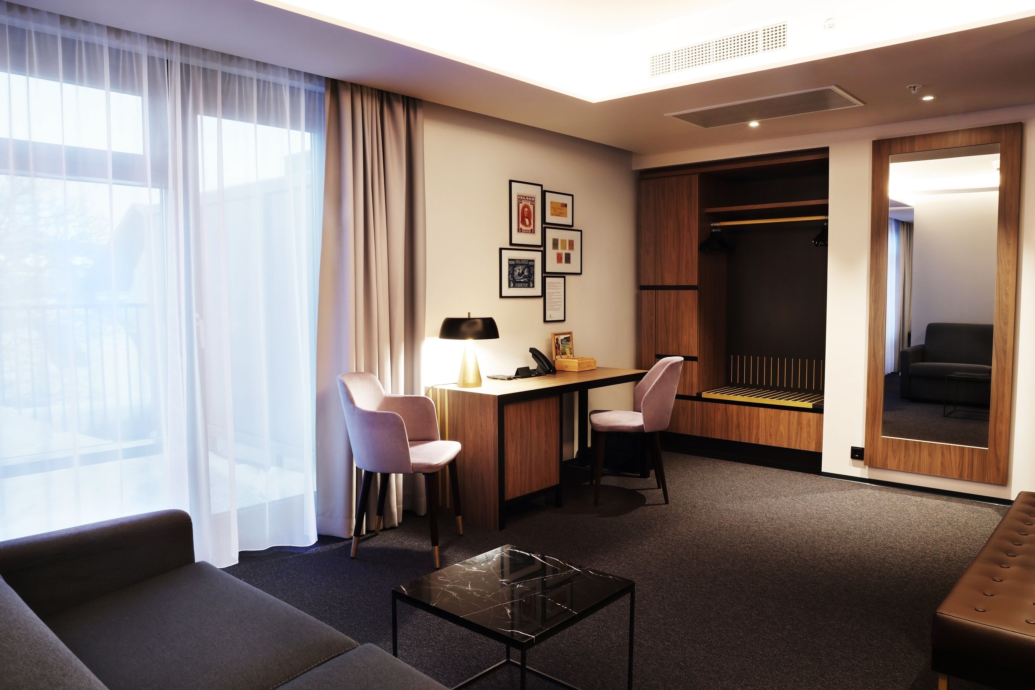 junior suite | 1 bedroom, premium bedding, minibar, in-room safe