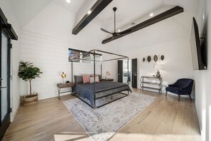 4 bedrooms, iron/ironing board, WiFi, bed sheets - Gathering Place Luxury-Pool/Spa/OutdoorKitchen (Tulsa)