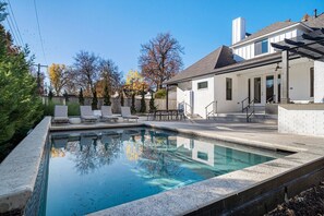A heated pool - Gathering Place Luxury-Pool/Spa/OutdoorKitchen (Tulsa)
