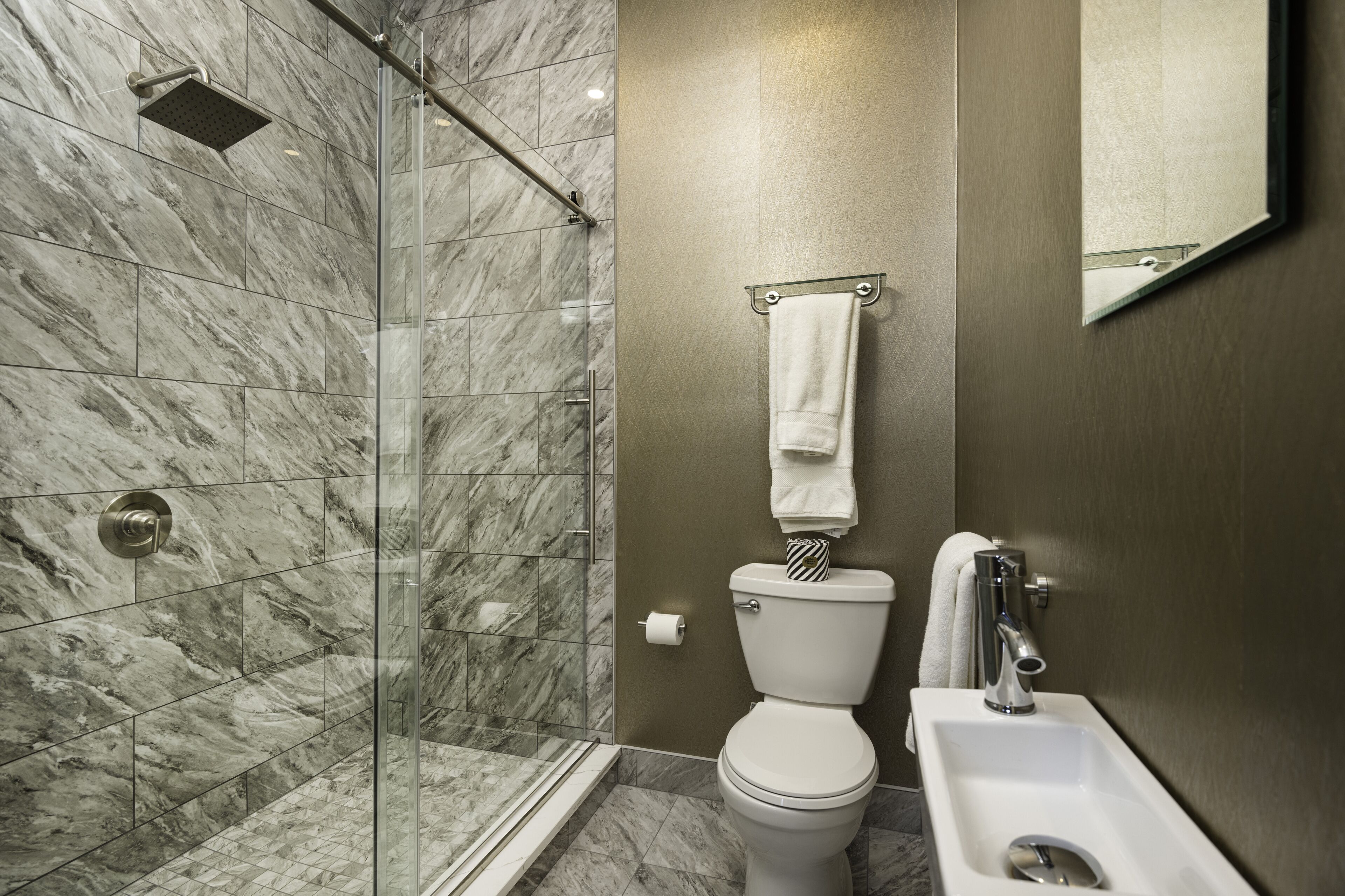 king - the puritan | bathroom | shower, hair dryer, towels, soap