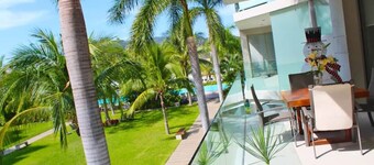 Marina-front Apartment in Ixtapa nearby beaches and cycling trail!