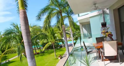 Marina-front Apartment in Ixtapa nearby beaches and cycling trail!