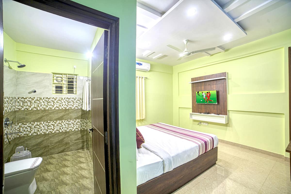 Egyptian cotton sheets, premium bedding, in-room safe