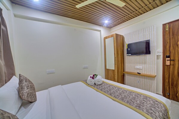 Executive Room | Egyptian cotton sheets, premium bedding, in-room safe