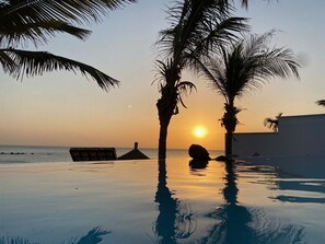 Outdoor pool - Seaside villa with pool (Ngaparou)