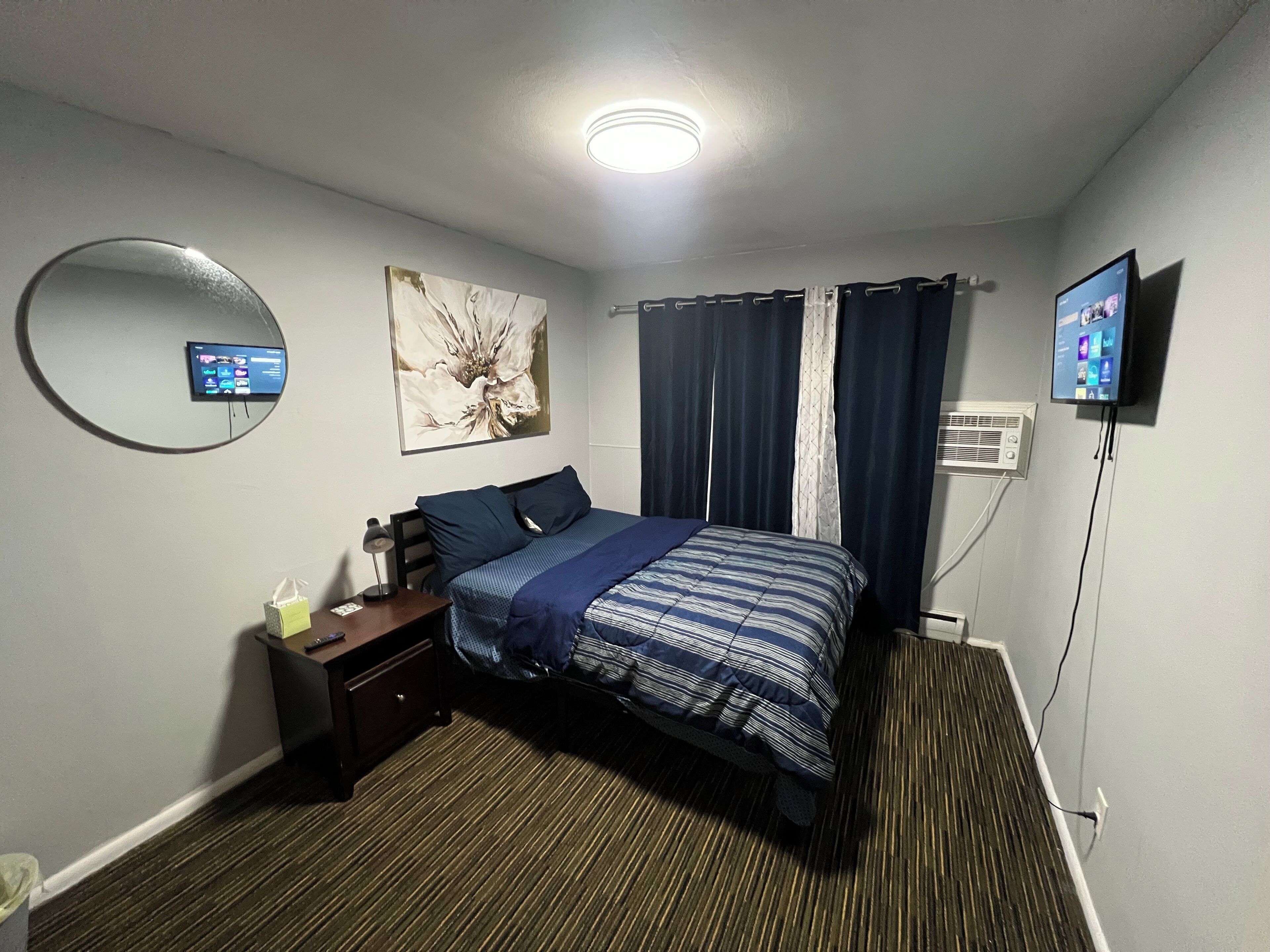 2 室のベッドルーム、アイロン / アイロン台、WiFi (無料)、ベッドシーツ