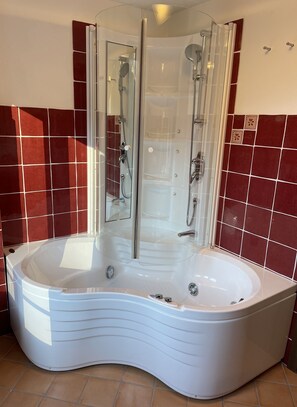 Combined shower/bathtub, hair dryer, bidet, towels - Suite "La casa del Maestro" (Pragelato-Ruà)