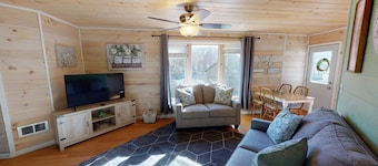 Luxury Cottage in Nelsonville, close to Train, Opera House, near Hocking Hills