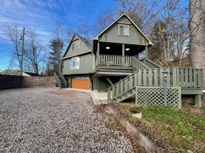 Exterior - Luxury Cottage in Nelsonville, close to Train, Opera House, near Hocking Hills (Nelsonville)