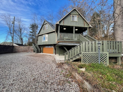 Luxury Cottage in Nelsonville, close to Train, Opera House, near Hocking Hills