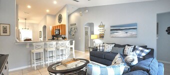 Orlando BeachHouse ❤️ Expanded pool deck & HotTub Recent renos, close to Disney!